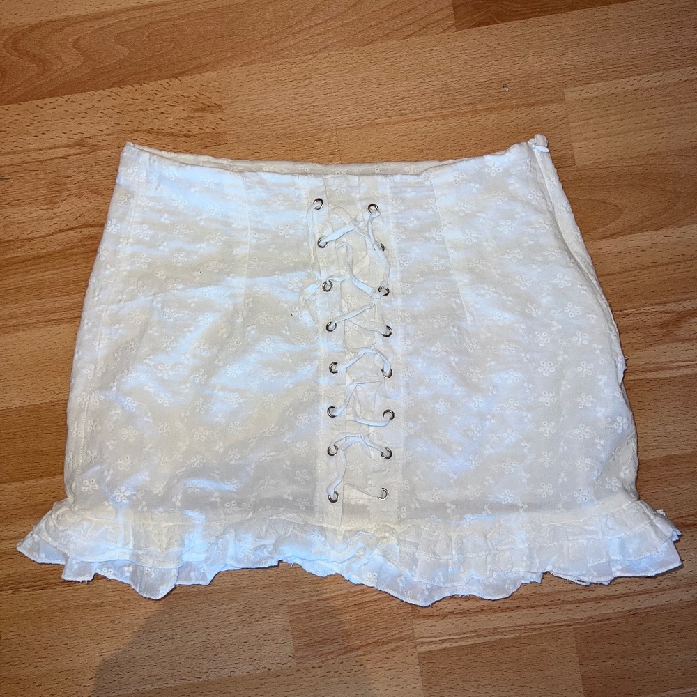 ISO verge girl skirt